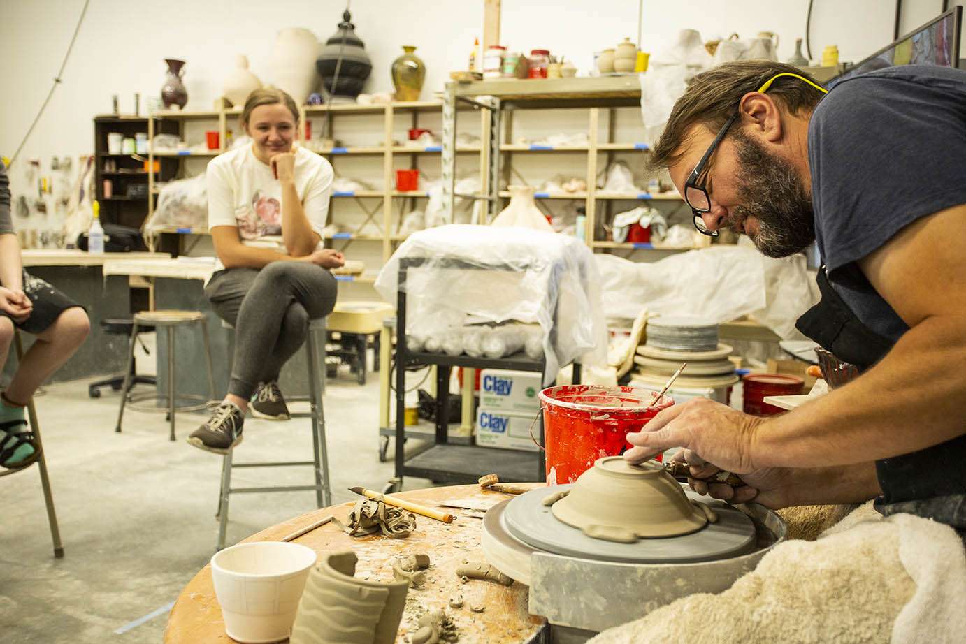 Ceramics art class at sheridan college with rod dugal