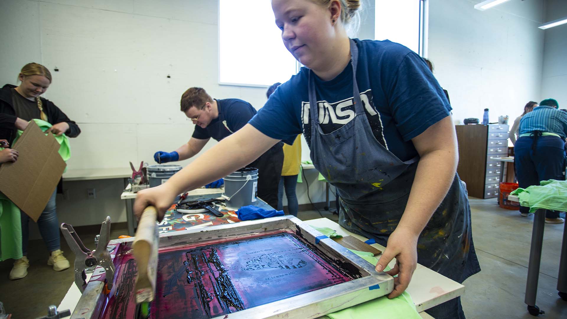 screenprinting art class at sheridan college