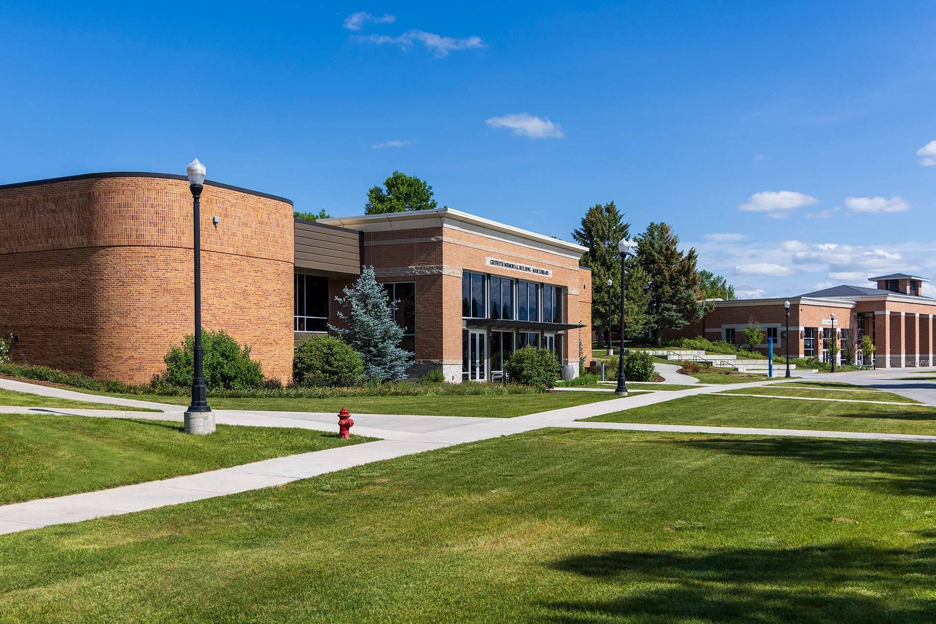 Photo of Griffith Memorial Building - Kooi Library at Sheridan College.